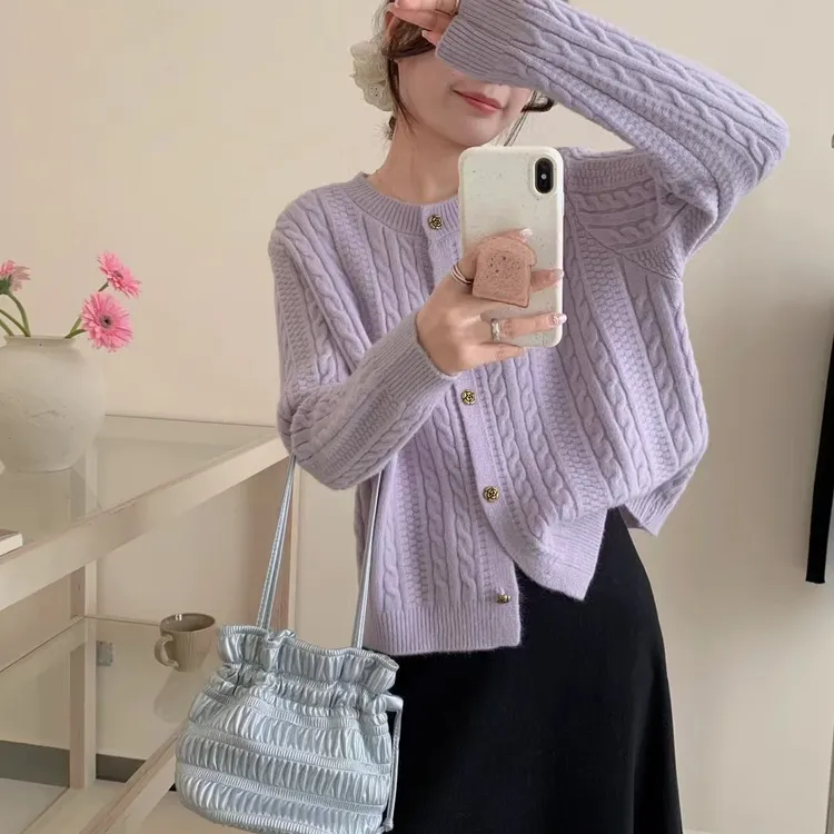 2025新款慵懒风圆领复古玫瑰花扣小麻花长袖厚款百搭毛衣针织开衫