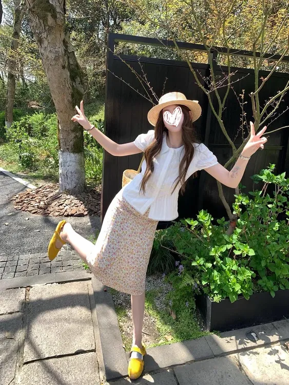 【缤纷初恋】娃娃领miu系衬衫提花设计感上衣+缤纷碎花裙