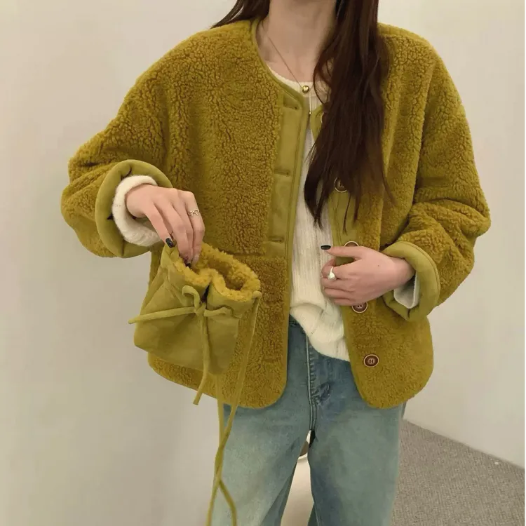 【5天预售】2025新款秋香黄皮毛一体短外套女冬季高级感显白上衣