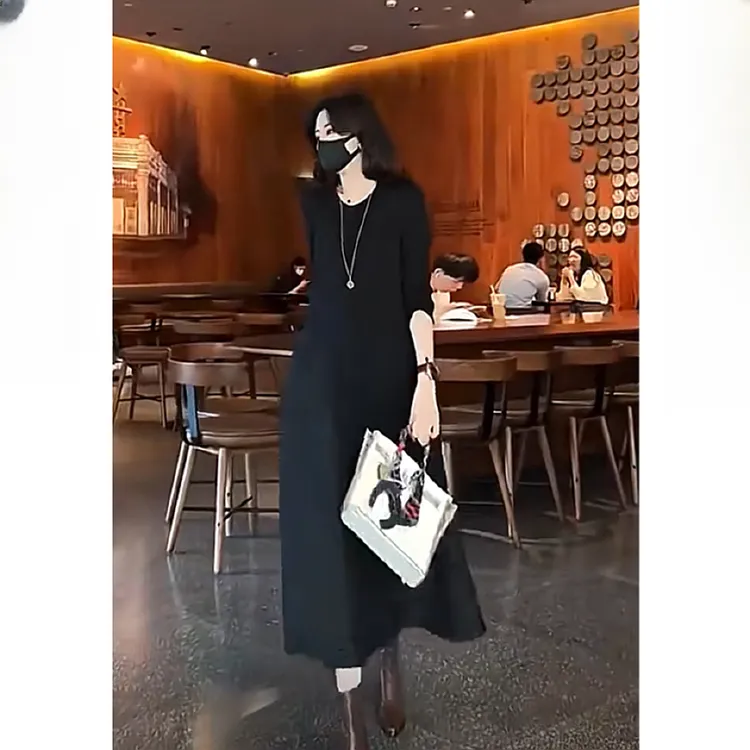 大码法式气质高级感黑色连衣裙女士秋胖mm显瘦假两件拼接欧货裙子