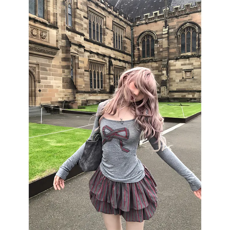 时尚穿搭女士春季U领长袖显瘦百搭小众T恤上衣辣妹短款纯欲短裙