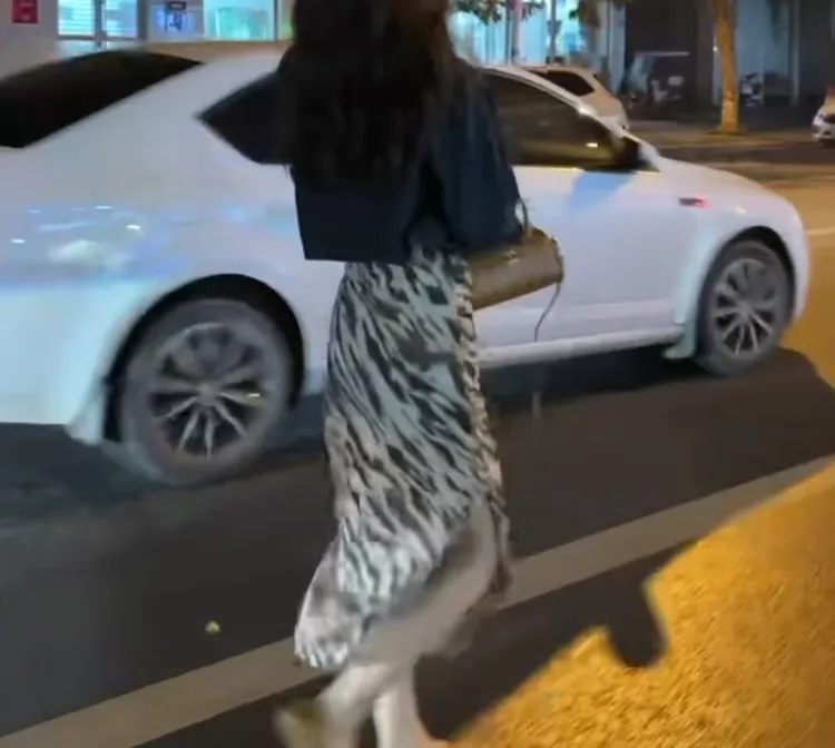 时尚潮流百搭精品女装dgd5656