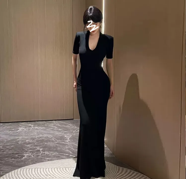 高个子长裙控夏季黑色中袖显瘦连衣裙V领修身包臀鱼尾长裙穿搭