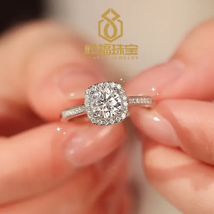 925银莫桑石戒指 莫桑小方糖戒指结婚求婚轻奢银戒女时尚大气款