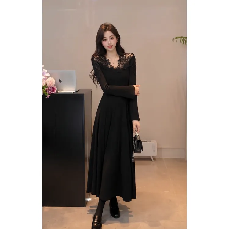 YUANLIANSU/圆脸酥【落雪听梅】温柔蕾丝拼接连衣裙女冬针织收腰