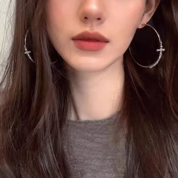 铜合金合成锆石耳饰 欧美个性辣妹闪钻同款轻盈7厘米大圈-耳环