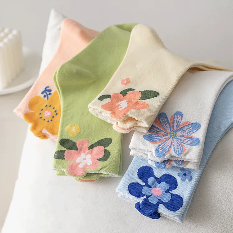 袜子女中筒袜秋冬棉袜厚款不起球郁金香立体纯色高腰百搭花朵可爱