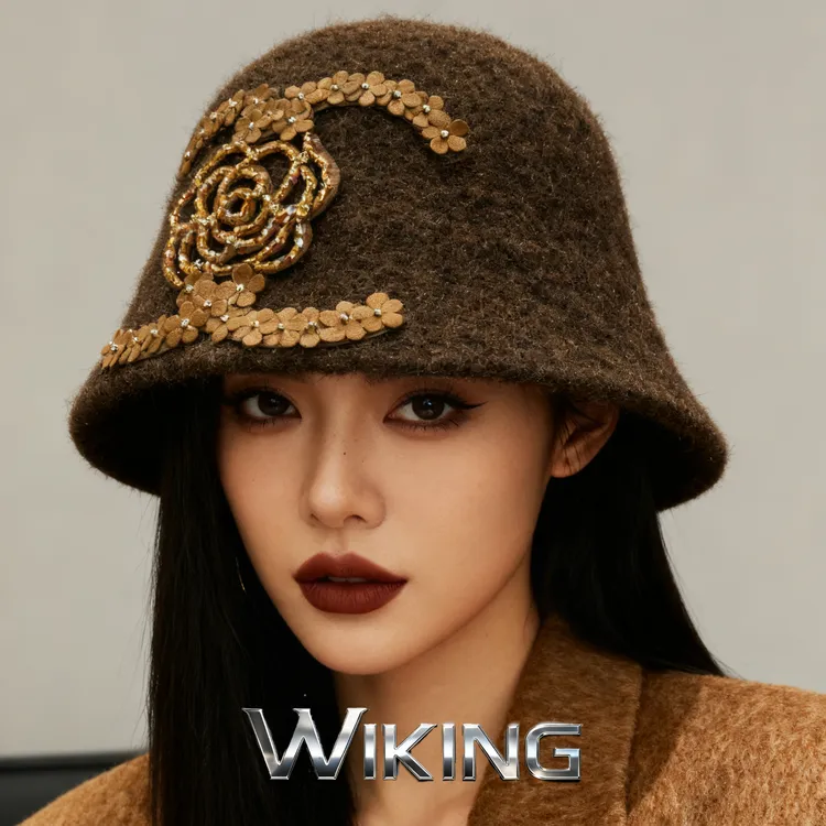 王大嘴原创 “棕色香花”秋冬奢华棕色皮质水晶花朵羊绒盆帽M103