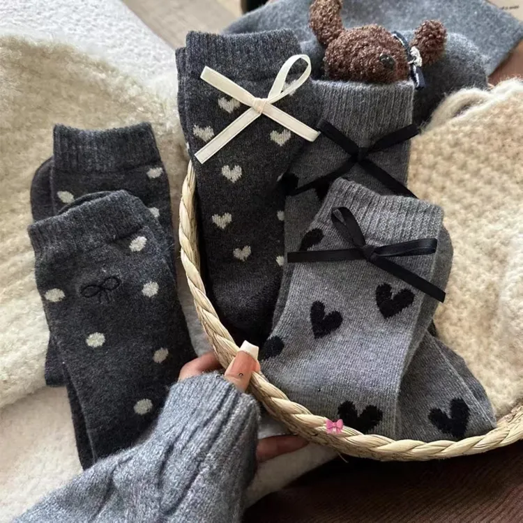 爱心蝴蝶结袜子女中筒袜秋冬款保暖冬天外穿日系堆堆袜