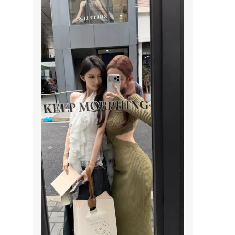 【曼调muse】2026新款设计感气质针织露腰连衣裙女百搭上衣配牛仔裤