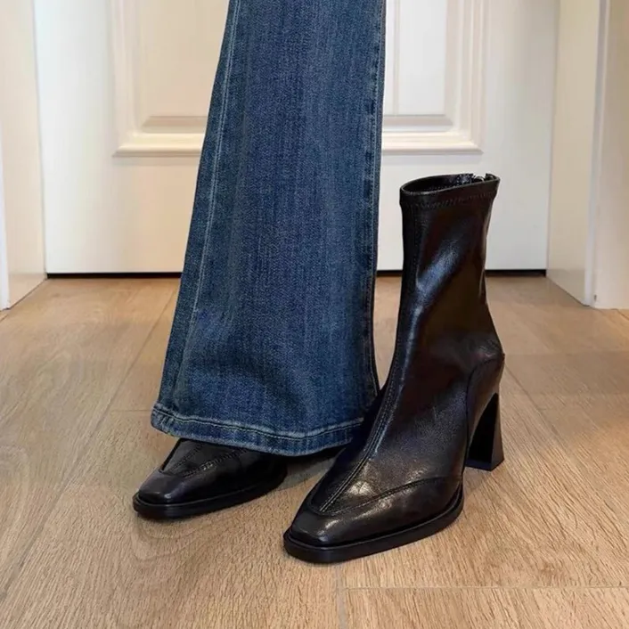【专柜】法式复古拼接弹力瘦瘦靴新款百搭方头后拉链高跟短靴袜子靴