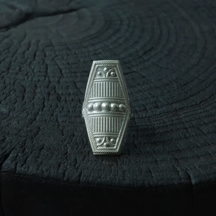 足银戒指 彝族特色马鞍造型薄款纯银戒子个性复古时尚做旧民族风