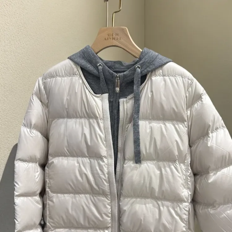 ［爱衣橱女装冬季］百搭渐变休闲风简约修身轻薄云朵超大羽绒服短款