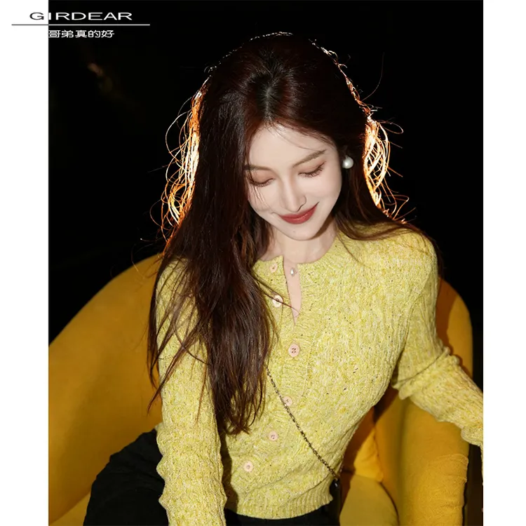 GIRDEAR/哥弟真的好秋冬新款轻奢洋气设计师圆领针织开衫848002