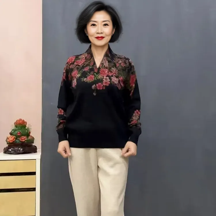 秋冬新款中老年洋气印花V领时尚毛衣针织妈妈针织衫打底上衣小衫