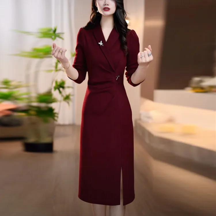 雪尼尔气质轻奢高级感女装2025秋季新款时尚洋气修身显瘦连衣裙子