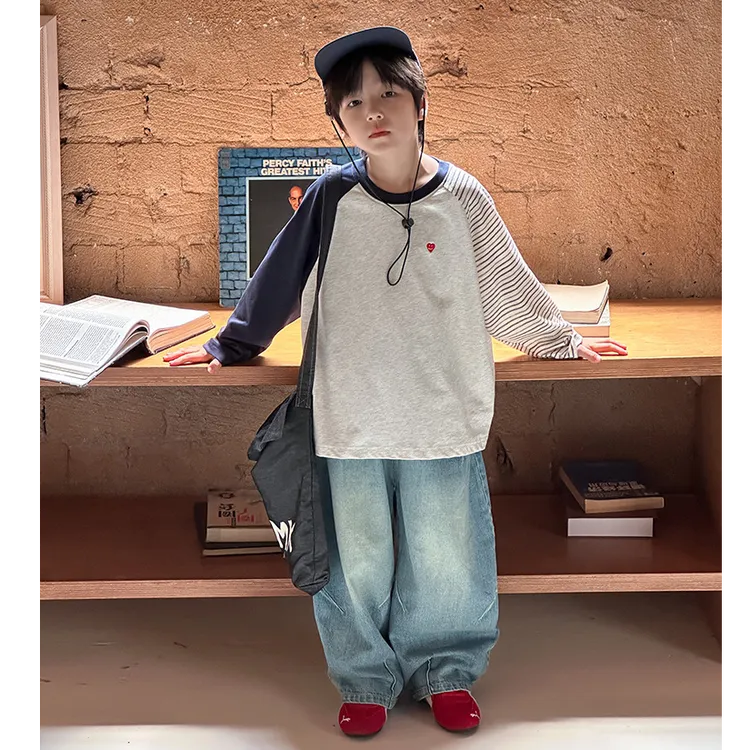 【依妈家】新品儿童秋款插肩条纹袖全棉男童拼接袖刺绣上衣25F144