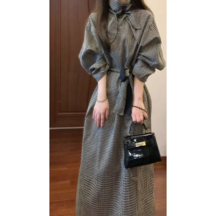 秋冬两面穿知识分子设计感结构风衣式格纹连衣裙收腰气质长裙9821