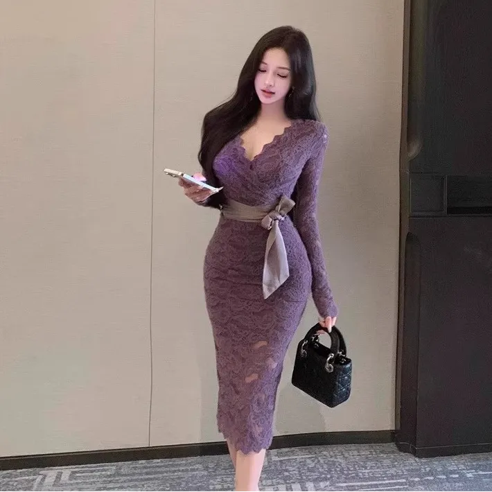 紫色磨毛蕾丝V领连衣裙2025秋季收腰显瘦包臀裙性感气质中长裙子