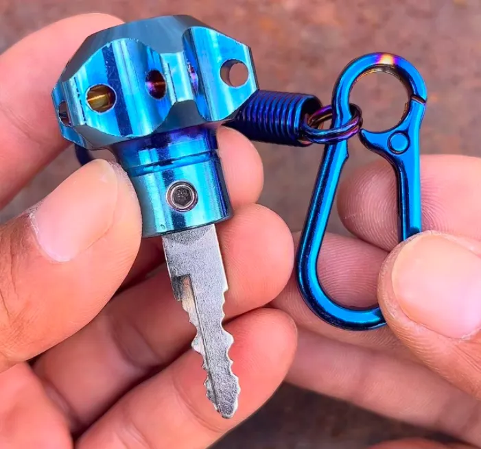 新款 电动车摩托车改装烧钛钥匙头饰品钥匙扣