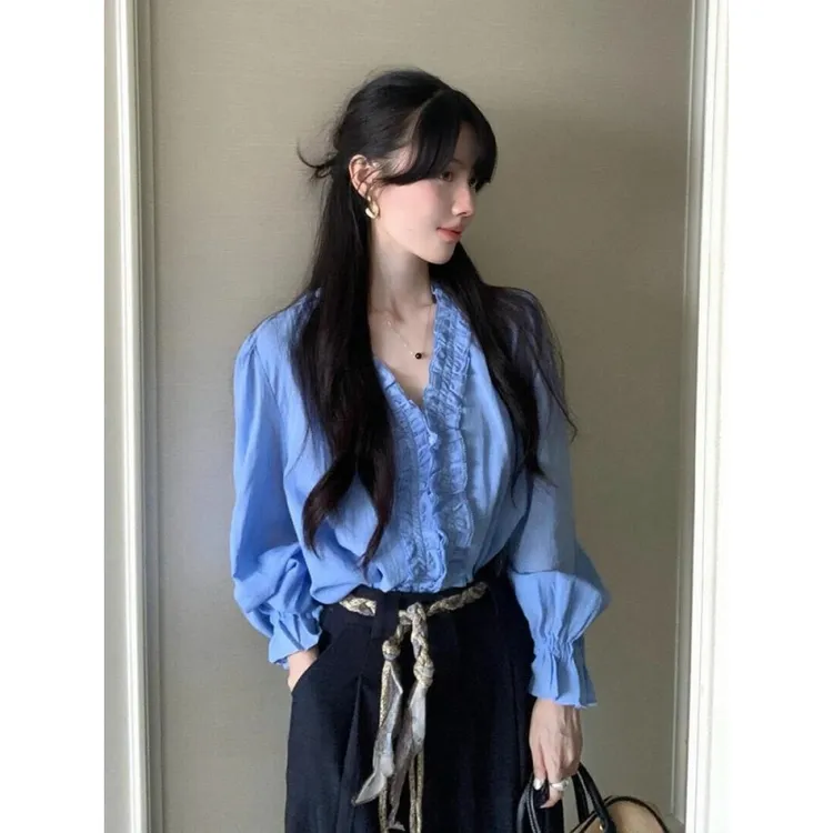 韩里韩气设计感独特绝美上衣气质高级感蓝色木耳边长袖衬衫女早秋