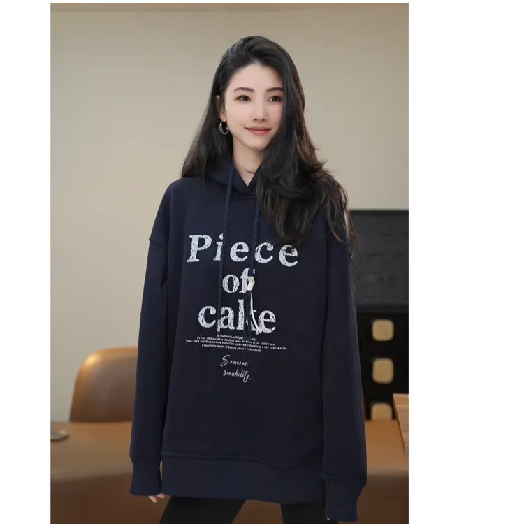 小乖逃休闲时尚设计感藏蓝卫衣字母PI圆领宽松潮流百搭款S25693