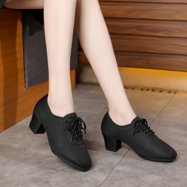 女士拉丁舞鞋广场舞交谊舞软底舒适牛津布舞蹈鞋夏季网布中高跟