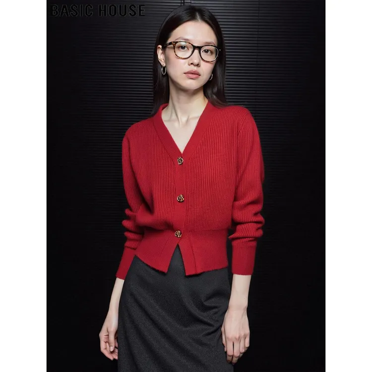 Basic House/百家好温柔风红色显白V领针织开衫女2025秋软糯毛衣