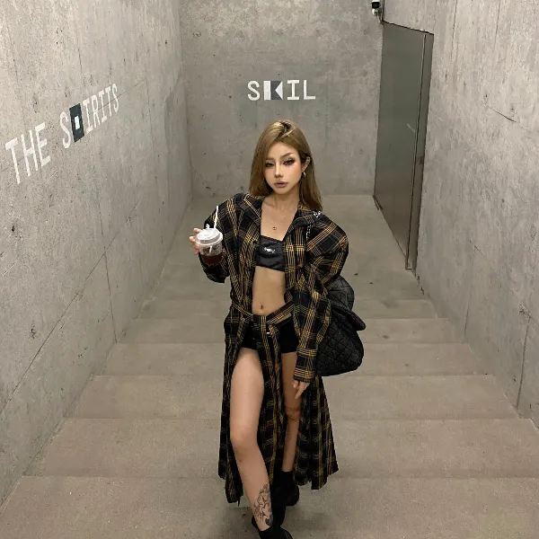 早秋新款时尚套装性感辣妹外穿外套气质显瘦洋气休闲百搭韩版小众