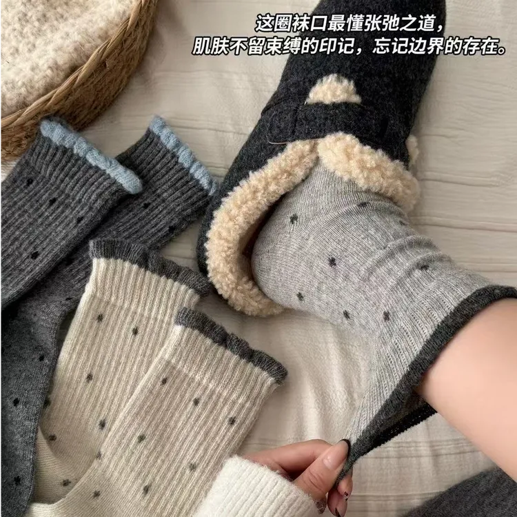 袜子女中筒棉袜秋冬季波点花边百搭羊毛加绒加厚保暖棉袜地板袜子