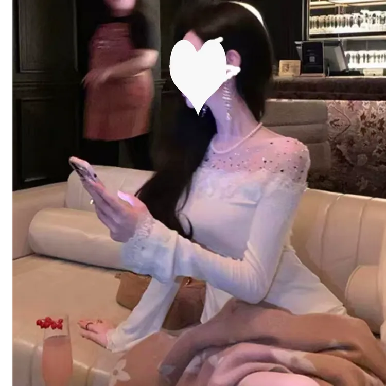 运补6-8 【私有浪漫】  网纱烫钻显瘦针织打底衫修身上衣女 F1286