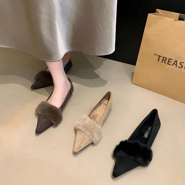 绒面复古显瘦时尚低跟尖头毛毛鞋女2026新款秋冬加绒粗跟浅口单鞋