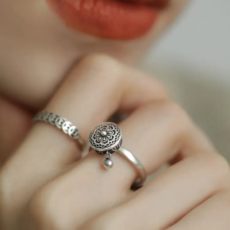 六字真言转动搭配铜钱戒指女小众设计复古时尚食指戒轻奢高级感