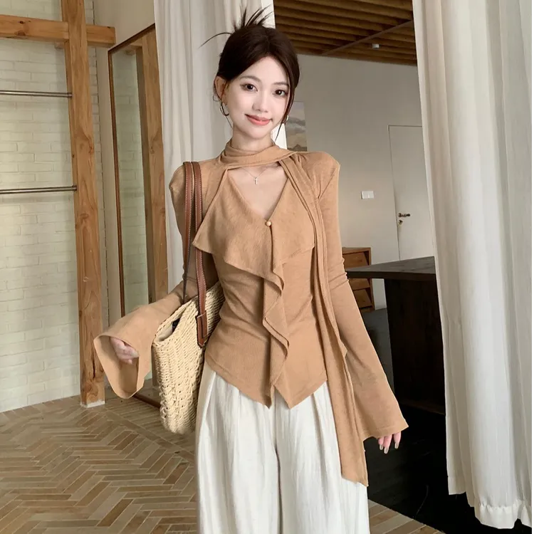 松弛系设计感飘带V领长袖T恤女卡其色秋季修身显瘦百搭小众上衣服