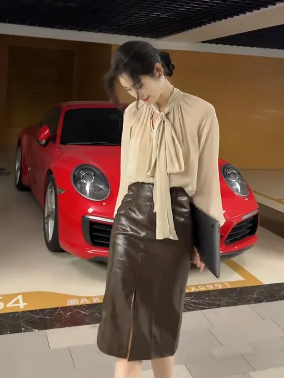 秋季流行穿搭一整套女2025新款法式别致绝美上衣包臀半身裙两件套