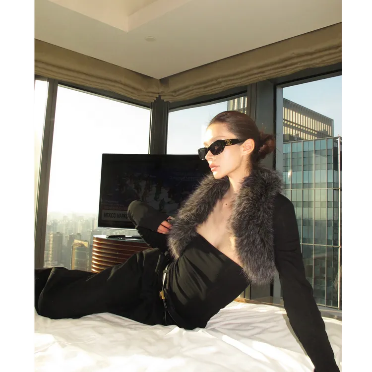 【摩登回响】2025秋冬新款时尚毛毛坎肩上衣抹胸背心女配显瘦休闲裤