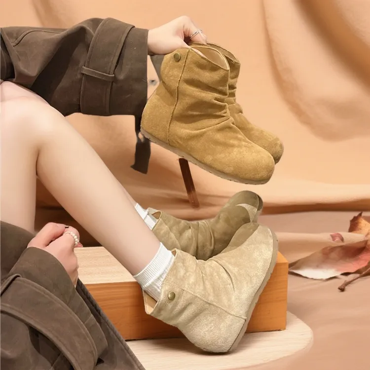 女款秋冬平底短靴软皮堆堆靴2025秋冬新款时髦百搭内增高休闲短靴