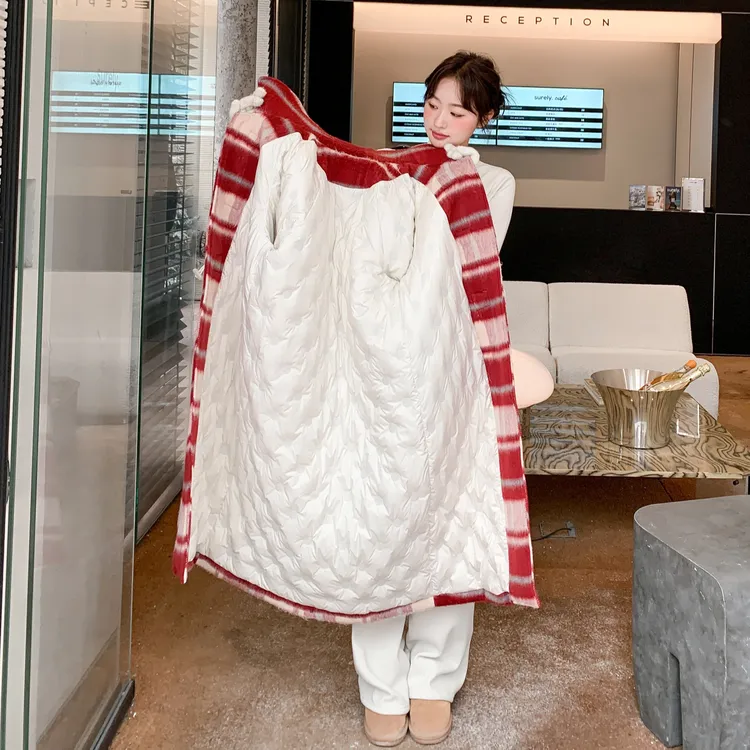 红色格子毛呢外套羽绒服女冬季2025新款设计感加厚呢子大衣大被子
