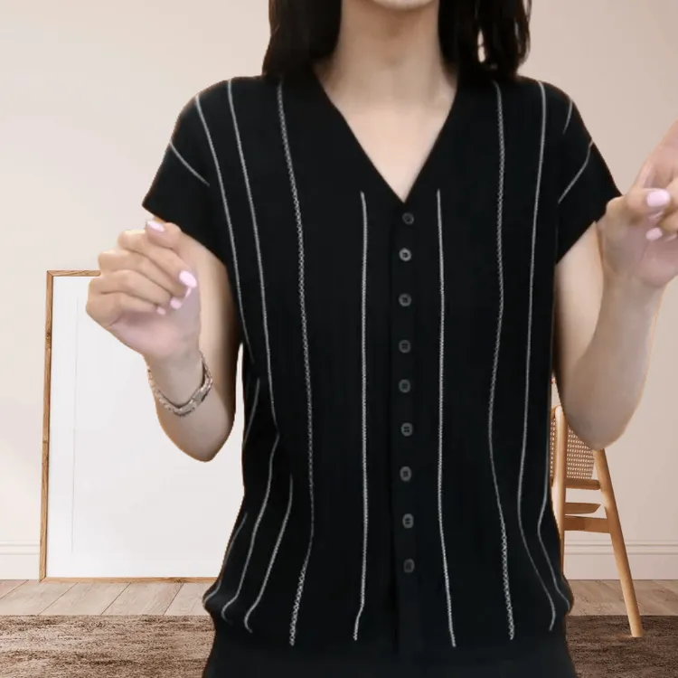 高端竖条纹设计感上衣女夏黑色时尚减龄休闲百搭显瘦飞飞袖小衫