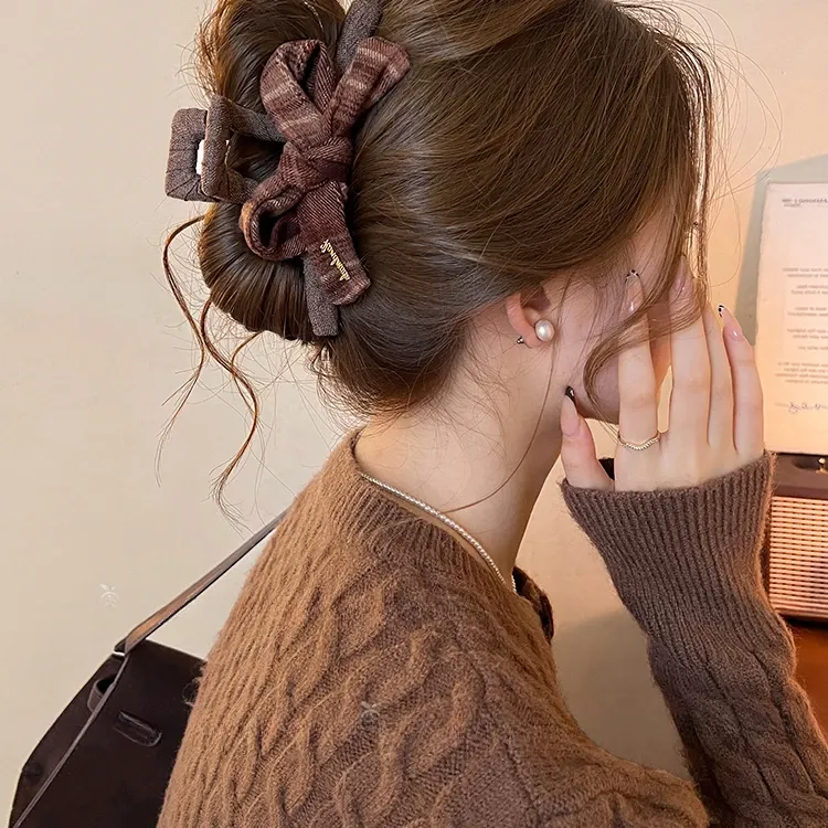 美拉德格纹蝴蝶结抓夹女秋冬高级感大号鲨鱼夹2025新款后脑勺头饰