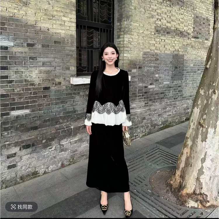 2025秋季网红新款丝绒两件套裙女法式设计感假两件拼接上衣半身裙