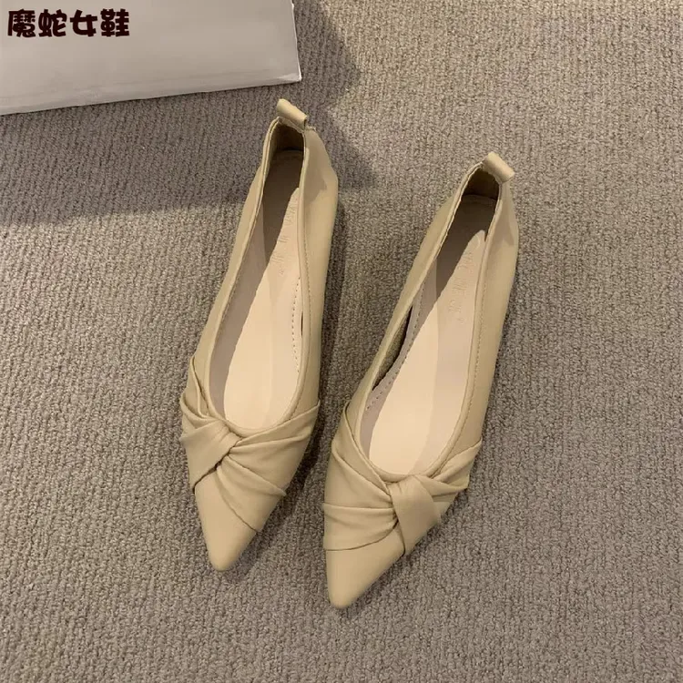 法式晚风低跟单鞋女鞋百搭软底粗跟2025年春秋新款配裙子气质瓢鞋