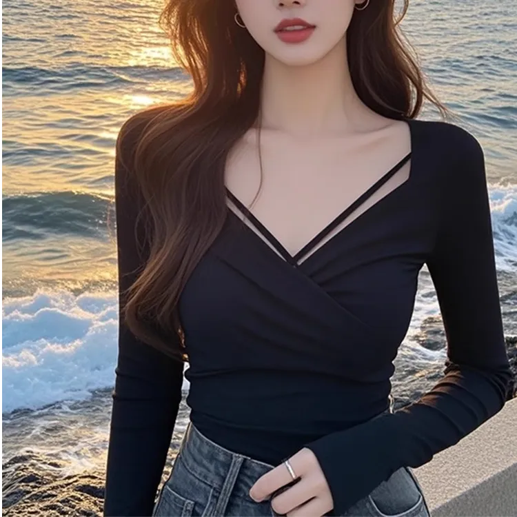 秋冬独特别致甜辣妹黑色v领打底衫女内搭设计感小众修身长袖上衣