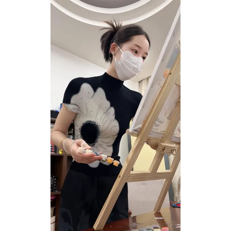 MARIE.COCO高冷御姐气质印花高领短袖上衣搭配时尚碎花半身裙套装