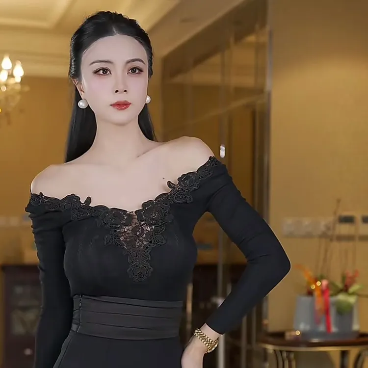 魏元高定/V领长袖时尚百搭修身保暖花朵显瘦黑色打底-1073