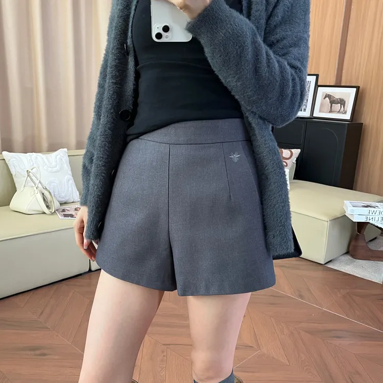 “大长腿”靴裤小蜜蜂刺绣高腰休闲百搭小A版直筒短裤西装裤251395#