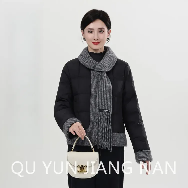 【直播间同款】妈妈装秋冬装保暖羽绒服外套中老年女翻领围巾时尚