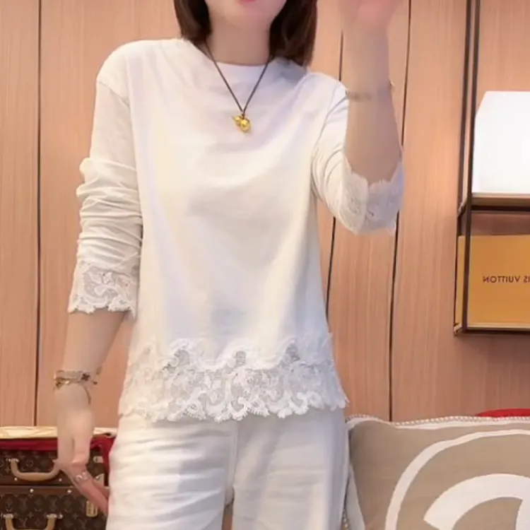 「短款繁花蕾丝」新款圆领显瘦拼接蕾丝长袖百搭宽松T恤LK2501715