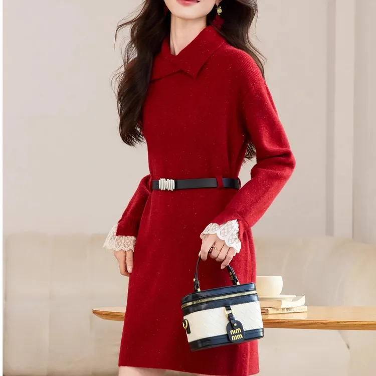 法式轻奢针织连衣裙女秋冬今年流行爆款翻领小个子蕾丝中长款毛衣