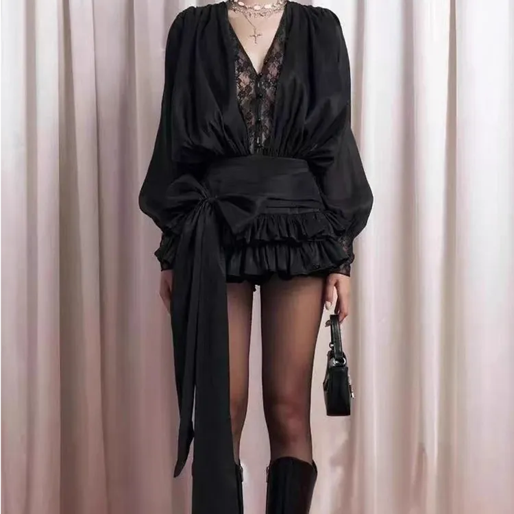 2025秋季新款法式长袖束腰蝴蝶结蓬蓬打底短裤套装名媛减龄连衣裙